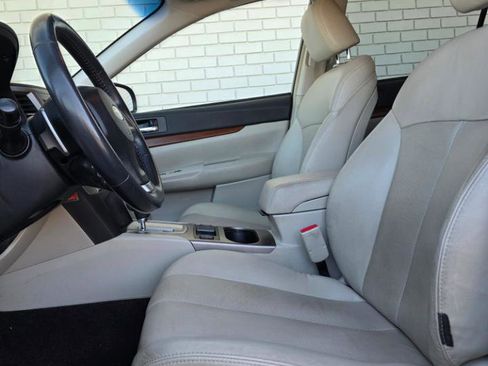 Used 2014 Subaru Outback 2.5i Limited w/ Moonroof Package image 11