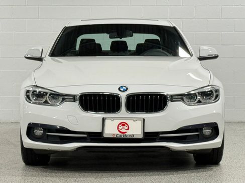 Used 2018 BMW 330i xDrive Sedan AWD/4WD image 3