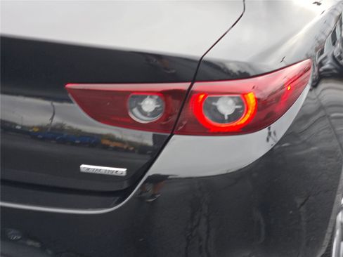 Used 2025 MAZDA MAZDA3 s image 13