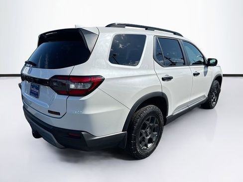 Certified 2023 Honda Pilot TrailSport image 7