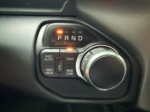 Used 2019 RAM 1500 Big Horn image 15