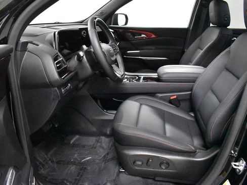 Used 2024 Chevrolet Traverse Z71 w/ Enhanced Driving Package AWD/4WD image 12