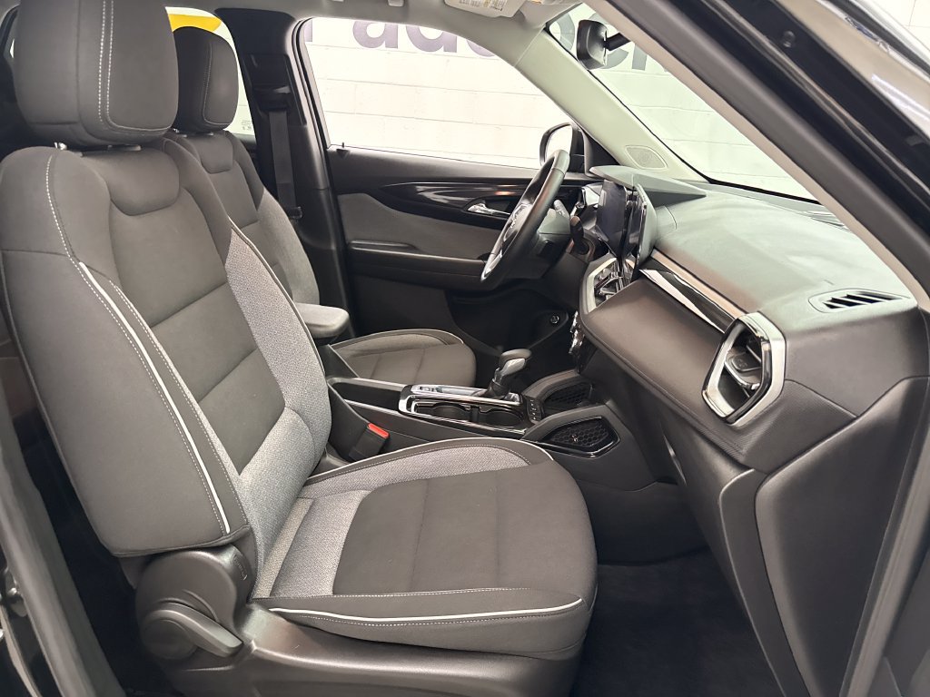 Used 2024 Chevrolet TrailBlazer LT w/ Convenience Package AWD/4WD image 30