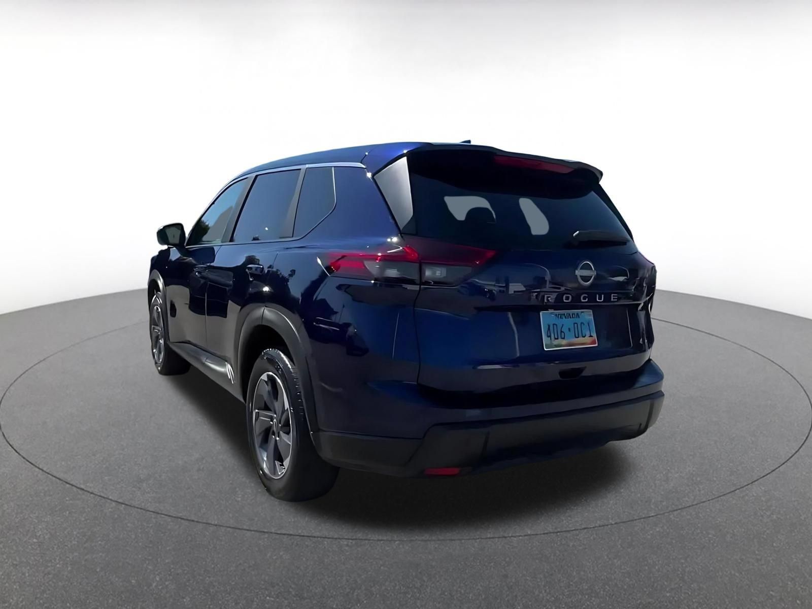 Used 2025 Nissan Rogue SV FWD image 10
