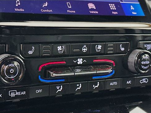 Certified 2025 Jeep Grand Cherokee L Limited w/ Luxury Tech Group II image 32