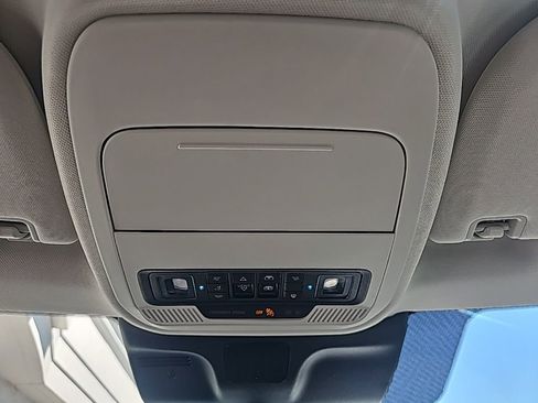 Used 2025 Ford Expedition Platinum w/ Driver's Package AWD/4WD image 24