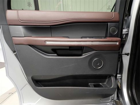 Used 2024 Ford Expedition Max Limited image 31