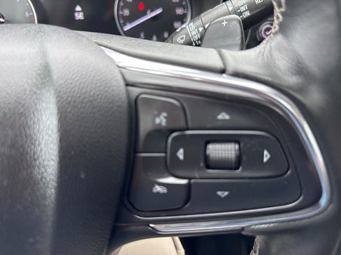 Used 2023 Buick Envision Essence w/ Sport Touring Package FWD image 17