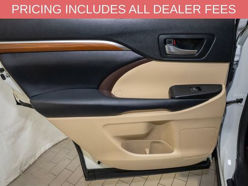 Used 2018 Toyota Highlander Limited FWD image 12