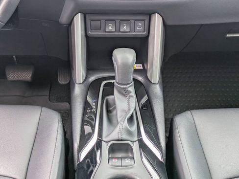 Used 2023 Toyota Corolla Cross XLE w/ Convenience Package FWD image 23