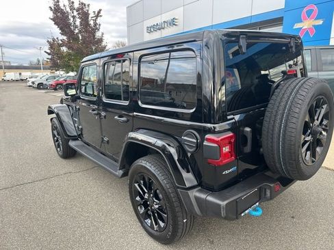 Used 2024 Jeep Wrangler Unlimited Sahara image 5