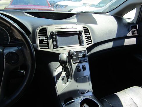 Used 2013 Toyota Venza XLE image 11