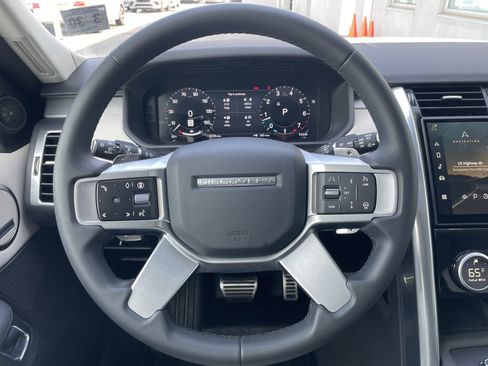 Certified 2025 Land Rover Discovery Dynamic SE AWD/4WD image 21