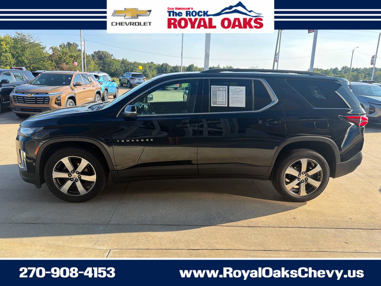 Used 2023 Chevrolet Traverse LT w/ LT Premium Package AWD/4WD image 2