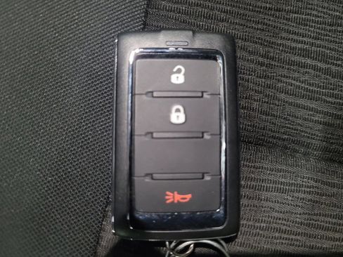 Used 2023 Jeep Grand Cherokee Laredo AWD/4WD image 32