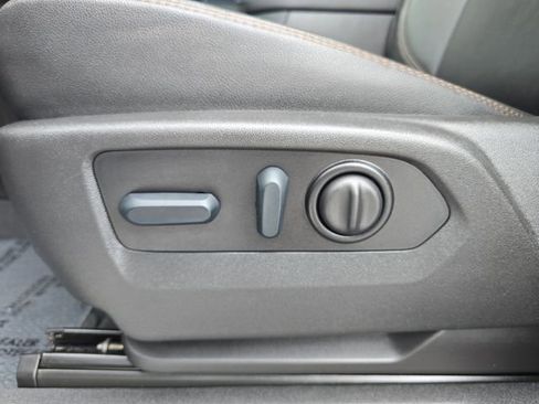 Certified 2022 GMC Sierra 2500 AT4 w/ AT4 Preferred Package image 17