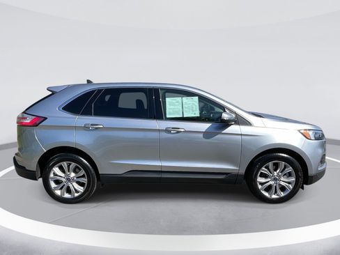 Used 2022 Ford Edge Titanium AWD/4WD image 3