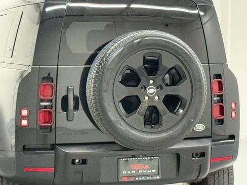 Used 2022 Land Rover Defender 110 S image 15