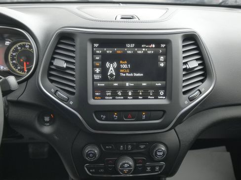 Used 2023 Jeep Cherokee Altitude Lux image 19