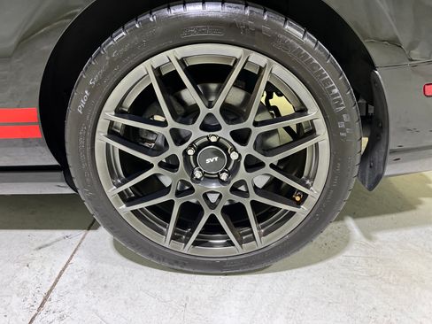 Used 2013 Ford Mustang Shelby GT500 RWD image 13