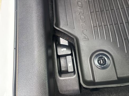 Used 2022 Toyota Corolla LE image 24