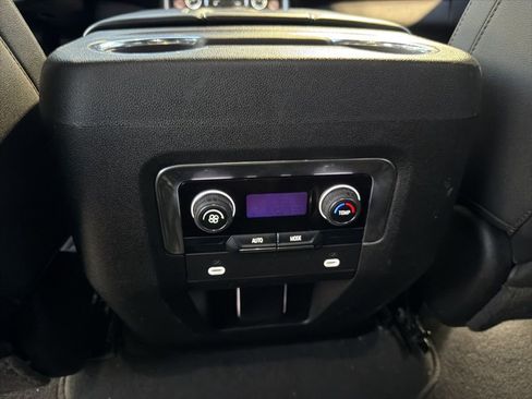 Used 2024 Chevrolet Tahoe LT RWD image 11