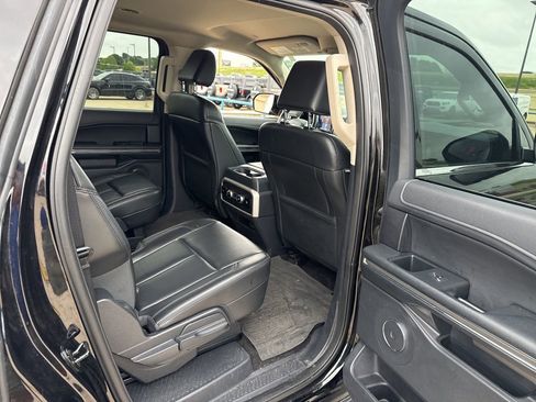 Used 2022 Ford Expedition Max XLT image 13