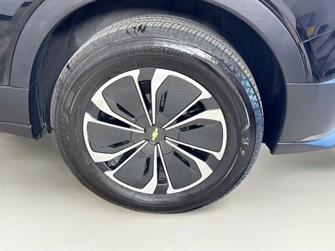 Used 2025 Chevrolet Blazer EV LT AWD/4WD image 33