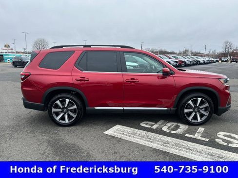 Certified 2025 Honda Pilot Touring image 7