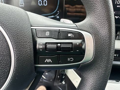 Used 2025 Kia Sportage LX AWD/4WD image 29