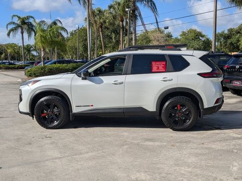 Certified 2025 Nissan Rogue SV image 9