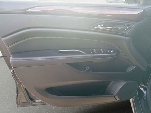 Used 2016 Cadillac SRX Luxury w/ Driver Awareness Package image 17