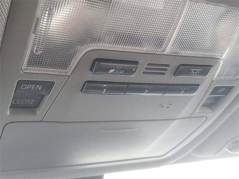 Used 2019 Toyota Highlander Limited image 34