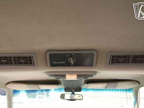 Used 1999 Chevrolet Tahoe Z71 w/ Preferred Equipment Group image 38