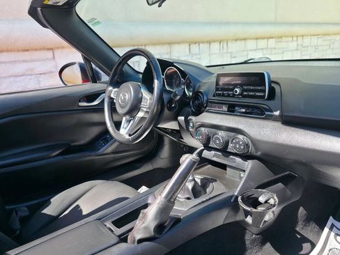 Used 2017 MAZDA MX-5 Miata Sport RWD image 12
