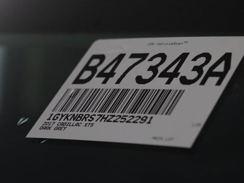 Used 2017 Cadillac XT5 Luxury w/ Driver Awareness Package image 26