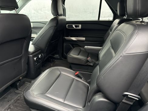 Used 2023 Ford Explorer XLT w/ Equipment Group 202A image 23