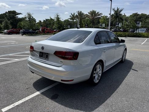 Used 2017 Volkswagen Jetta SEL FWD image 3
