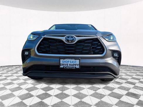 Used 2023 Toyota Highlander LE FWD image 15
