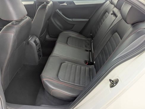 Used 2013 Volkswagen Jetta GLI Autobahn image 13