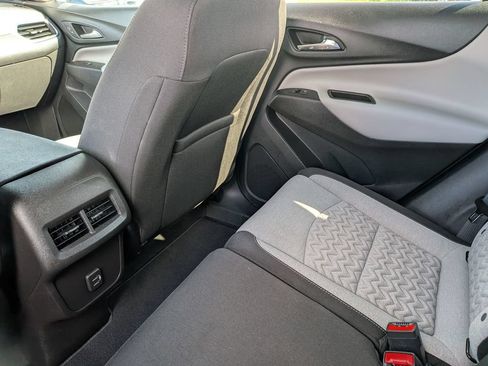 Used 2024 Chevrolet Equinox LT FWD image 35