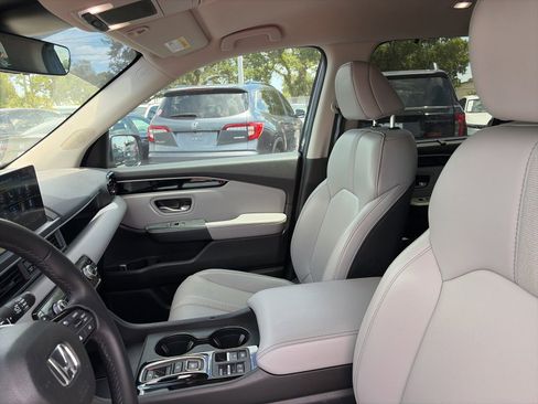 Used 2023 Honda Pilot EX-L image 11