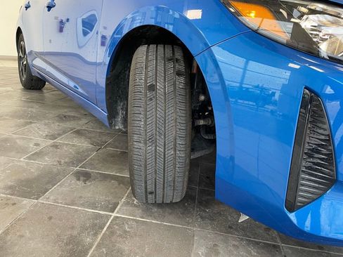 Used 2025 Nissan Sentra SV image 16