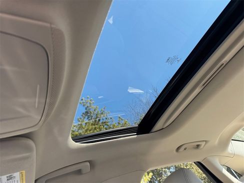 Used 2018 Lincoln MKZ Reserve w/ Climate Package image 25