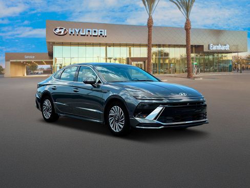 Used 2025 Hyundai Sonata Limited FWD image 11