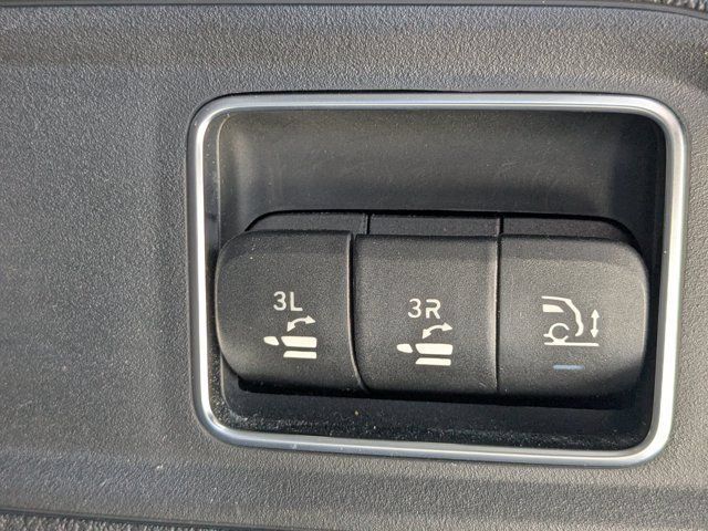Used 2022 Mercedes-Benz GLS 450 4MATIC image 18