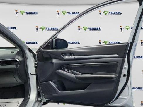 Used 2021 Nissan Altima 2.5 SV image 10