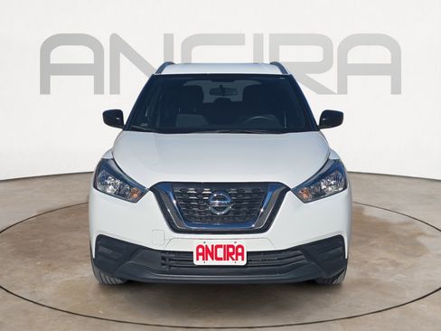 Used 2019 Nissan Kicks S image 5