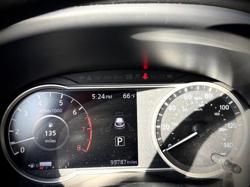 Used 2018 Nissan Kicks SV FWD image 17