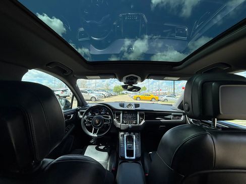 Used 2018 Porsche Macan Sport Edition image 29